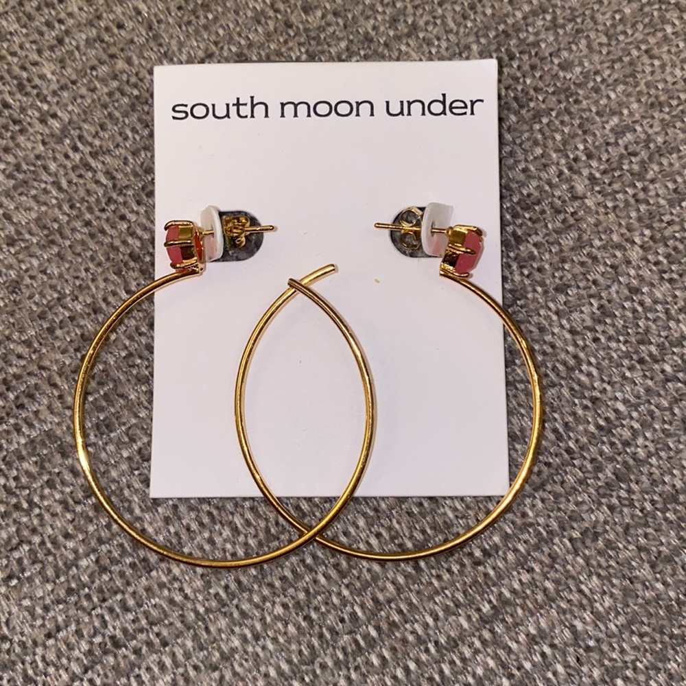 NWT south moon under gold hoops w/ pink stone
